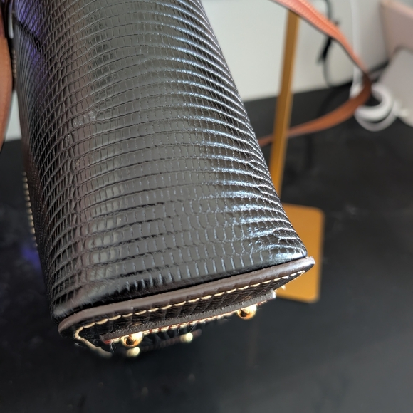 Dooney & Bourke Black Textured Tote with Tan Handles Croco - Picture 9 of 9